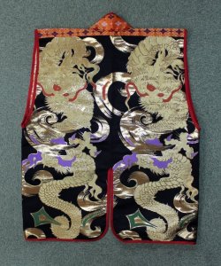 画像2: 陣羽織　簡易陣羽織をお値段以上の高級陣羽織に格上げした、お祭り天国製品 (2)